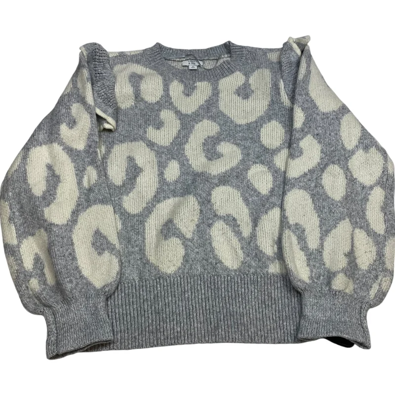 Sweater By Crown And Ivy In Grey, Size: M