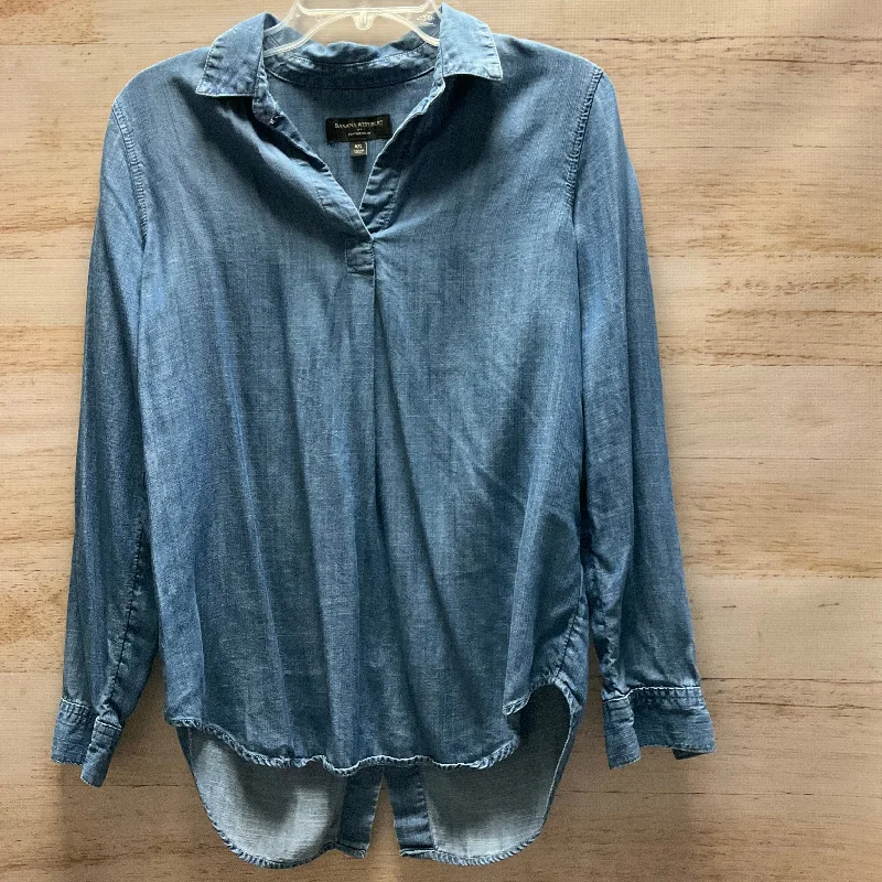 Top Long Sleeve By Banana Republic In Blue, Size: Xs