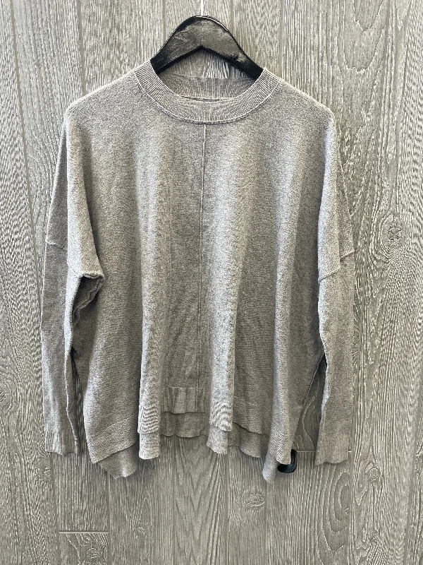 Top Long Sleeve By Jolie In Grey, Size: M